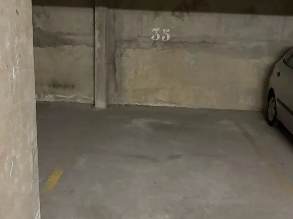 Place de parking sécurisée - Proche RER A