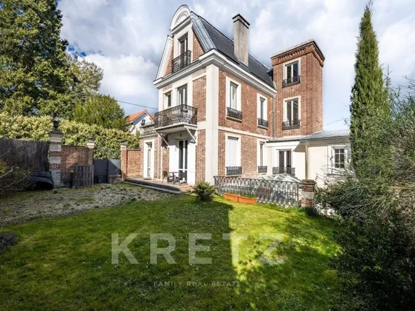 Maison de charme - 5/6 chambres - Potentiel