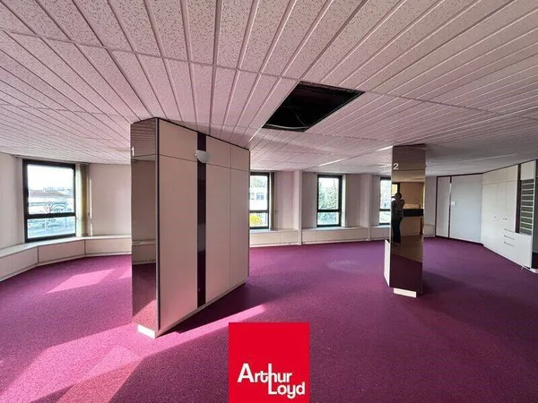 Bureaux 702 m²