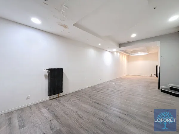 Local commercial 161 m²