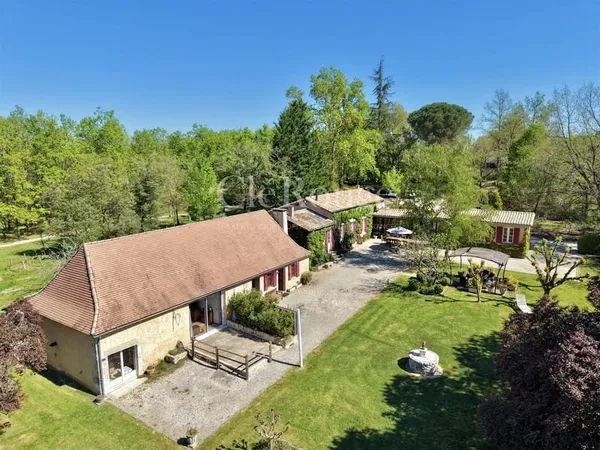 Proche du Fleix - Charmante propriété de campagne avec gîte et installations équestres sur 15 hectar
