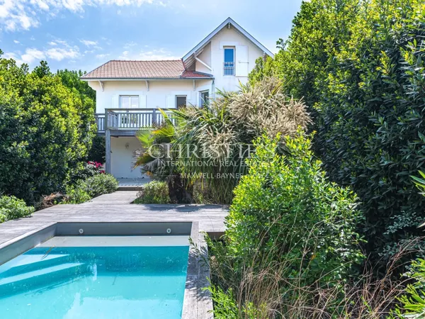 Villa de style arcachonnais - 145 m² | Piscine | 4 chambres