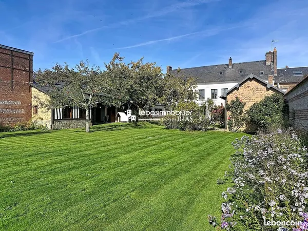Maison 9 pièces 307 m²