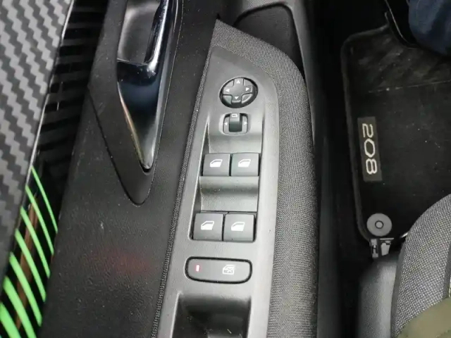Peugeot 208 puretech 75 s&amp;s bvm5 — photo 60
