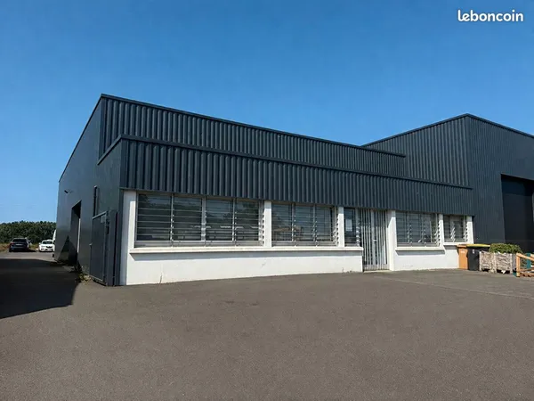 Local 320 m² Plérin