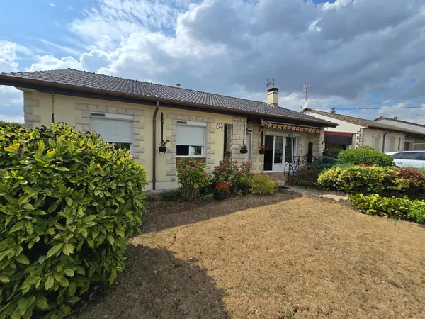 Maison individuelle d'habitation, 3 chambres, garage, terrain