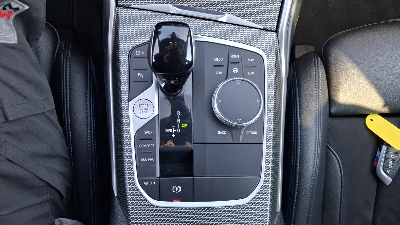 BMW Touring 330d xDrive 286 ch BVA8 — photo 17