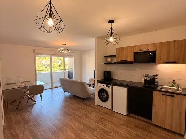 À LOUER - Appartement meublé avec balcon et parking - Pau (64000)