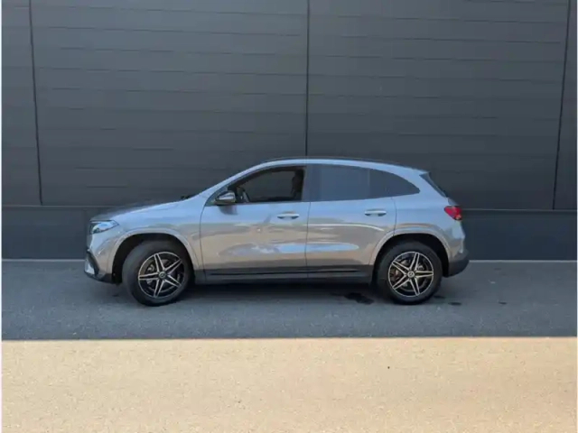 Mercedes Eqa 250+ — photo 22