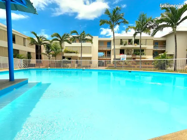 À LOUER - Charmant T2 de 50 m² avec piscine - L'HERMITAGE-LES-BAINS