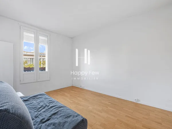Fontenay sous bois limite Vincennes Studio T1 avec cuisine séparée de 19,20m2