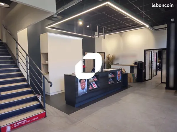 Bureau 1 988 m²