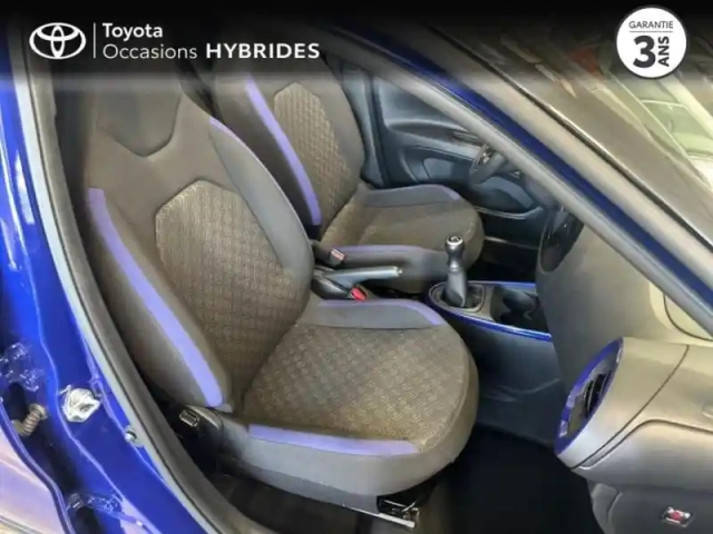 Toyota Aygo X 1.0 vvt-i 72ch air design pack zen — photo 6