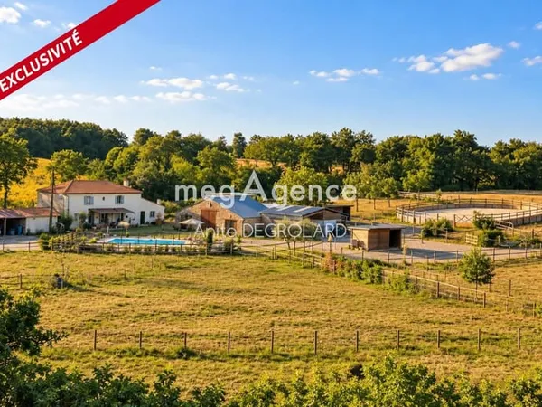 PROPRIÉTÉ ÉQUESTRE - 4 HECTARES ATTENANTS - 5 CHAMBRES - RIVES DE L'YON
