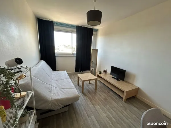 Joli studio place coty