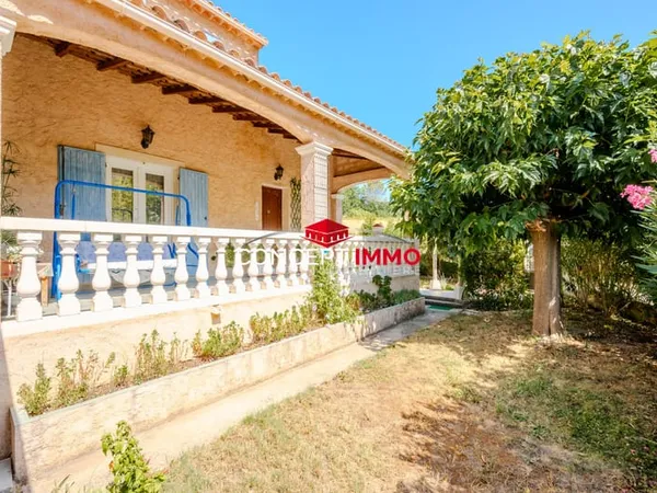 Maison T4 de 120 m2 bâtie en 1990 sur une parcelle de 505 m2