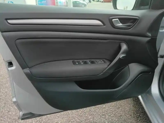 Renault Megane blue dci 115 edc evolution 5p — photo 11