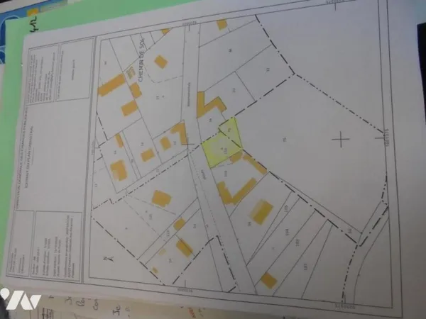 Terrain 900 m²
