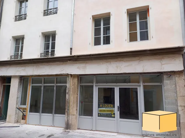 Local professionnel 64 m²
