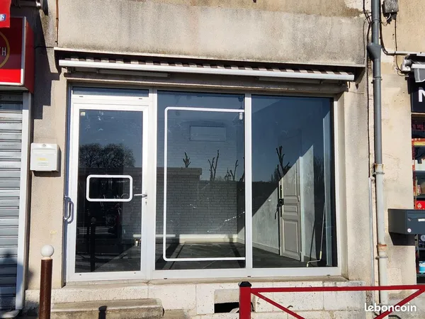 Local commercial st florent su cher