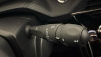 Peugeot 2008 1.2 PureTech 130ch S&S Allure Pack — photo 24