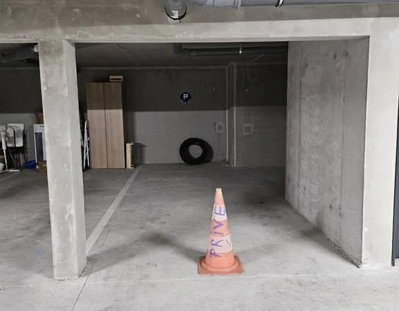 Garage et parking Location Mittelhausbergen 24m² 86€