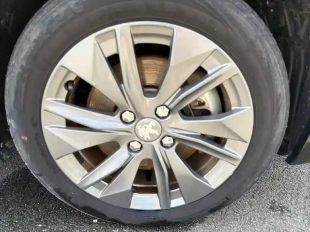 Peugeot 208 electrique 50 kwh 136 — photo 26
