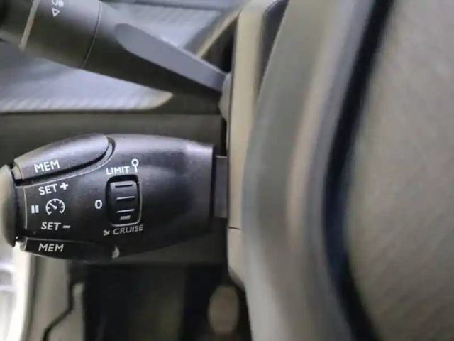 Peugeot 208 bluehdi 100 s&amp;s bvm6 — photo 82
