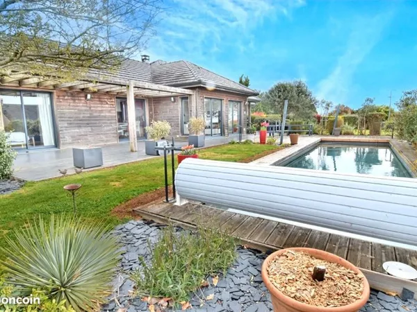 Propriété 6 pièces 140 m²