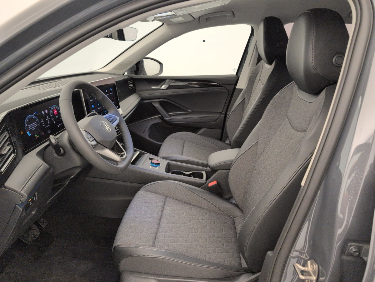 Volkswagen Tiguan — photo 16