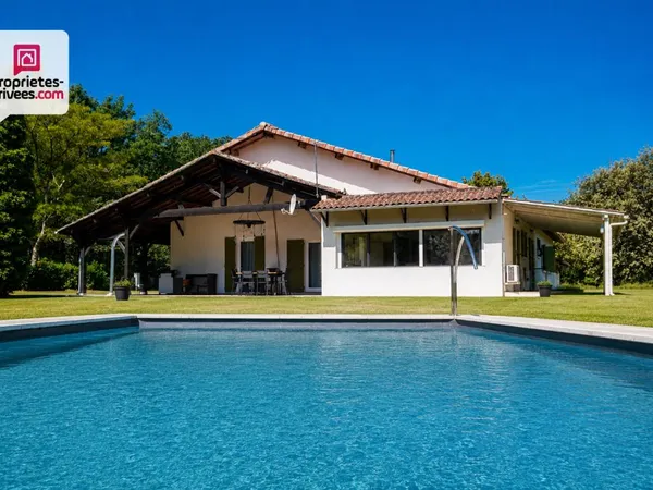 Propriété en pierre 290 m² avec gîte, dépendances, piscine et 4 ha