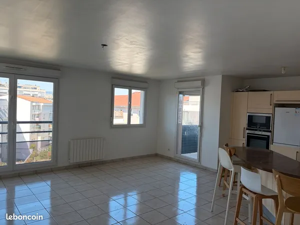 Appartement meublée T4 - 3 Chambres - 100 m2 - Proche gare & futur tram