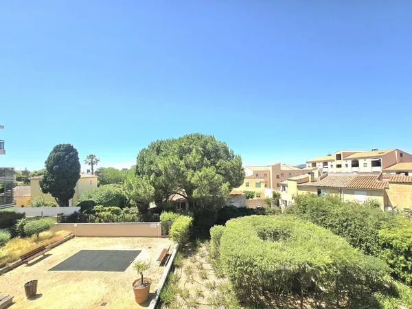 SIX FOURS - APPARTEMENT T3 - TERRASSE- VUE DEGAGEE - 2 PLACE
