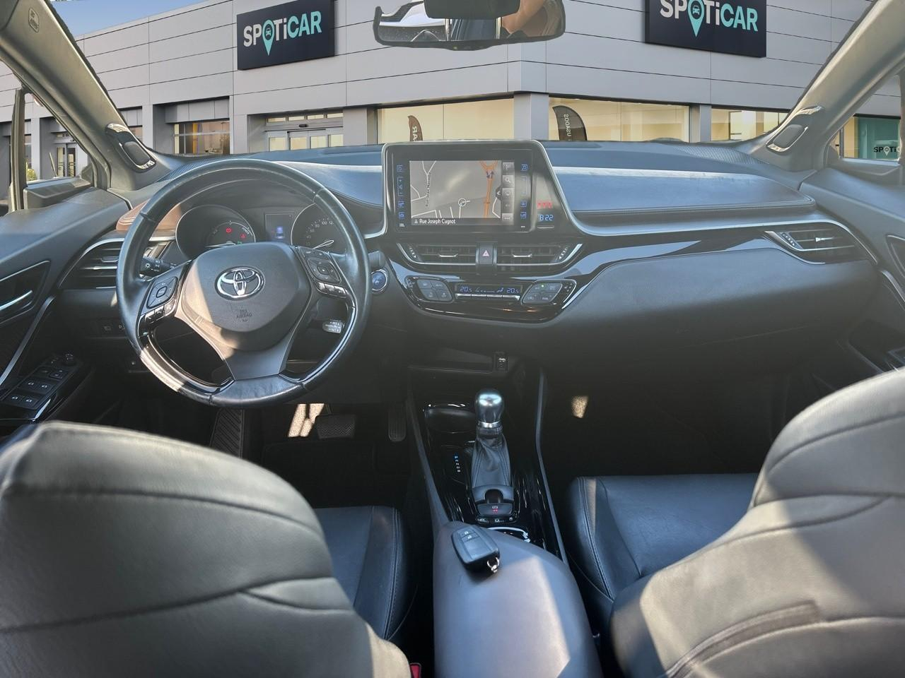 Toyota C-Hr 122h distinctive 2wd e-cvt — photo 8