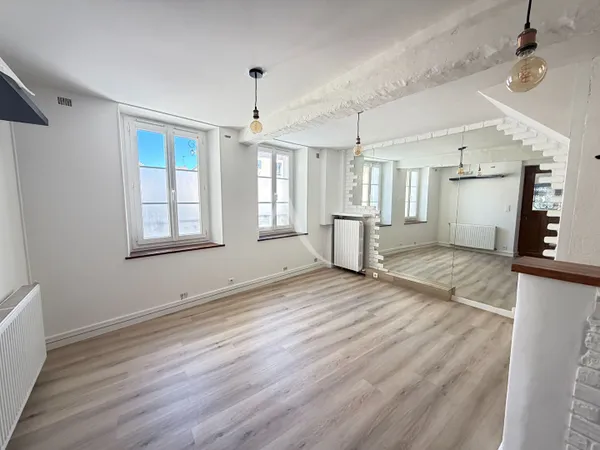 Maison 3 pièces, avec cave - proche commerces, écoles et transports