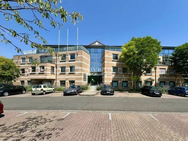 Bureau 943 m²