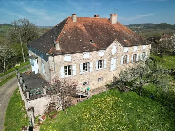 Maison 9 pièces 221 m²
