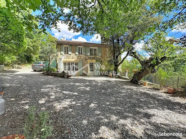Propriété 8 pièces 260 m²
