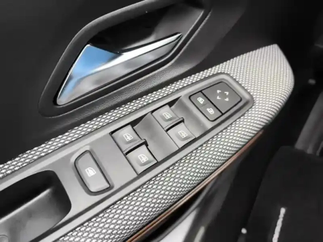 Dacia Sandero eco-g 100 - 22 stepway confort — photo 20