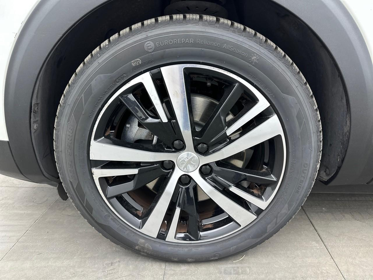 Peugeot 3008 hybrid4 300 e-eat8 gt — photo 14