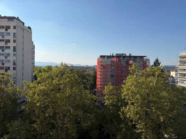 LYON 4 - Secteur Clos Jouve - T3 de 77m² à rénover