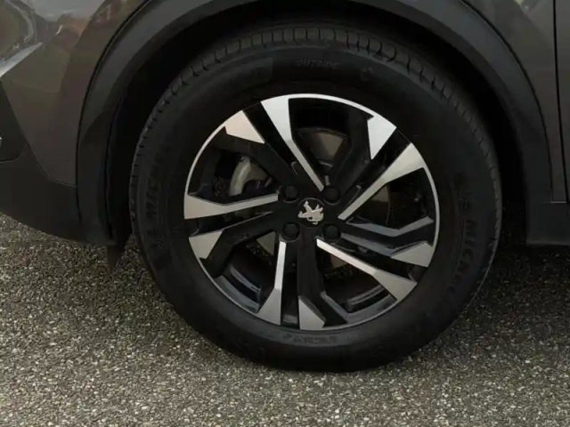 Peugeot 2008 1.2 puretech 100ch s&amp;s allure 5cv — photo 11