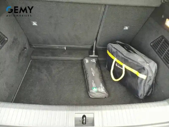 Renault Megane e-tech ev60 220 ch super charge — photo 6