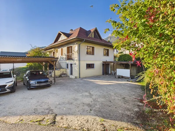 MAISON FAMILIALE LUMINEUSE DE 183 M2 SUR TERRAIN DE 786 M2
