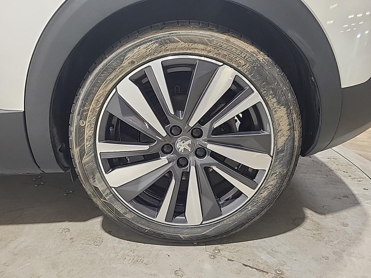 Peugeot 3008 hybrid4 300 e-eat8 gt — photo 16