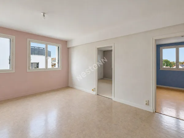 Appartement RENNES - T3 - CIMETIERE DE L'EST- LUMINEUX- STATIONNEMENT - DERNIER ETAGE