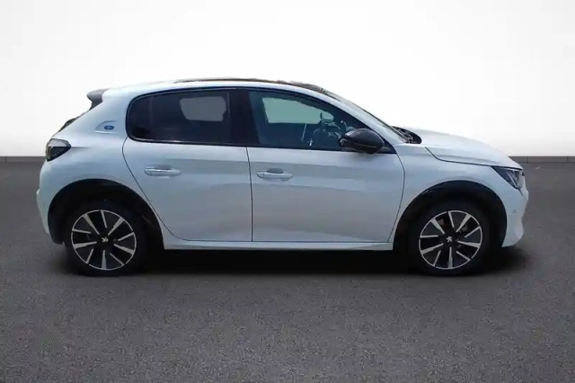 Peugeot 208 electrique 50 kwh 136ch — photo 7