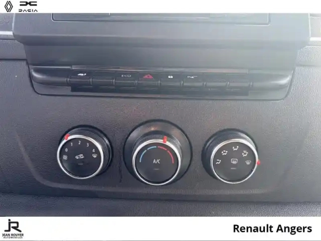 Renault Master fg f3500 l2h2 2.3 blue dci 135ch confort - 21690? ht — photo 15