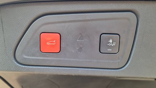Citroen C5 Aircross 1.5 BlueHDi 130 EAT8 - Shine Pack – 2019 – 117051 km – Diesel – Boîte Automatique — photo 31