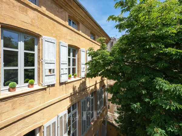 Appartement 6 pièces 230 m²